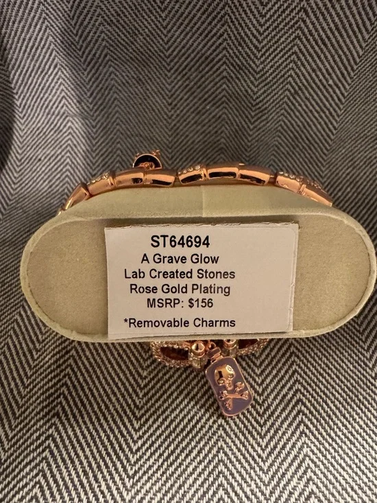 A Grave Glow - Halloween 2025 Stack By BP (Not In Case) - Picture 3 of 3